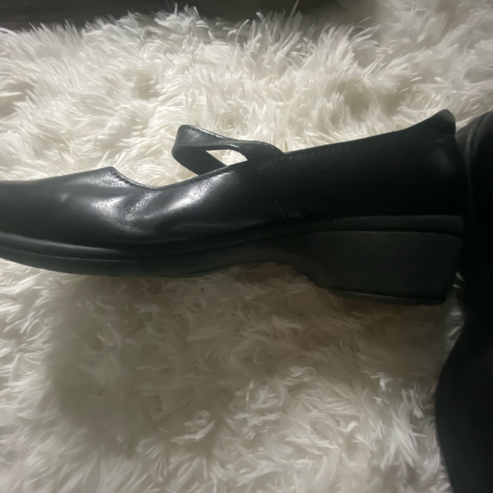2/$20 Clark’s Mary Janes Size 9.5 - Picture 2 of 3